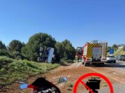 Un camió bolca a la C-58c i provoca moments de tensió a Sabadell