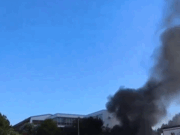 VÍDEO | Una furgoneta en flames col·lapsa la B-30 i complica l’AP-7 a tocar de Sabadell