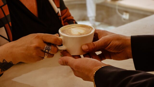 Cafè amb llet. Foto: Pexels